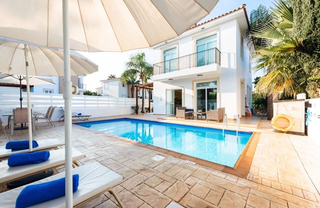 Villa Palm Breeze by Ezoria Villas