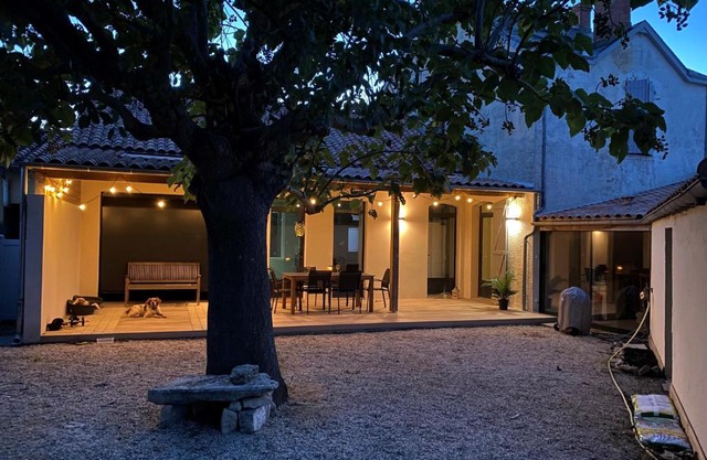 Villa Paulownia - à 1,2km des plages - tout confort au coeur du bourg