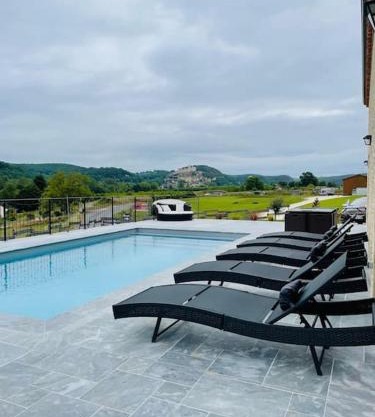Villa* Piscine* Vue sur château de Beynac