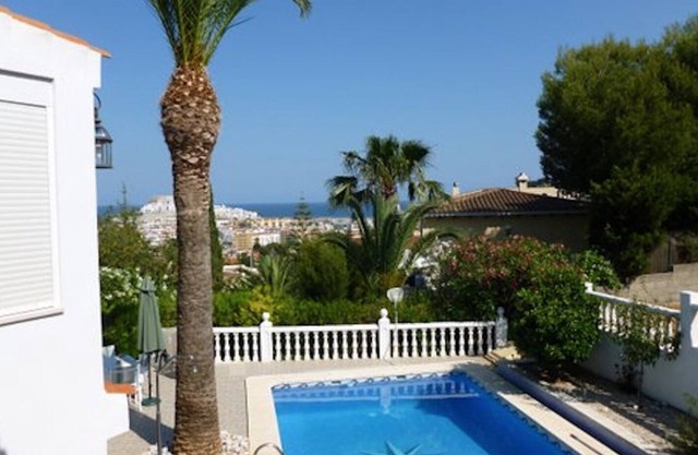 Villa Portugal,1200m 2, Air Conditioning,Wi-Fi, Pool & Private Parking