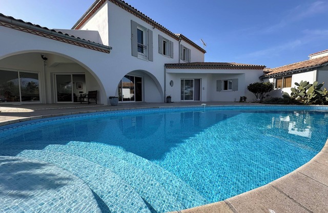 Villa Premium Proche Royan DE 2 A 10 Personnes Piscine VUE MER