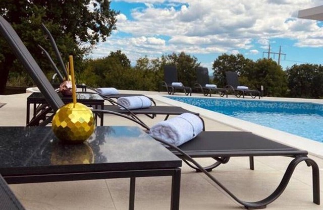 Villa Ramljak - Luxury Villa with Swimming Pool