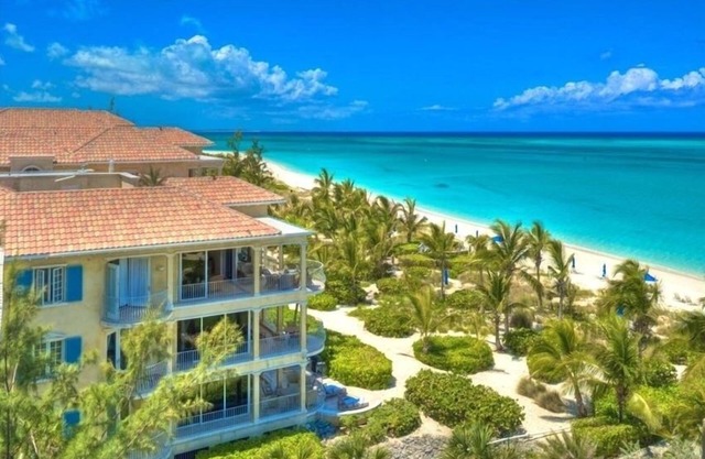 Villa Renaissance 305: 3rd Floor Deluxe, 2 Bedrooms, 2 1/2 Baths, Ocean Front