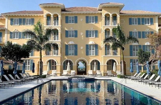 Villa Renaissance Villa 303: 2 Bedrooms, 2 Bathrooms, 3rd floor, Ocean Frontn