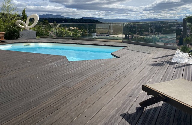 Villa rental between land and sea. A true haven of peace.