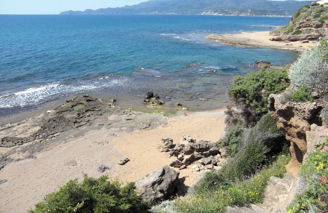 Villa right on the cliffs, spectacular location, marvellous sea view.