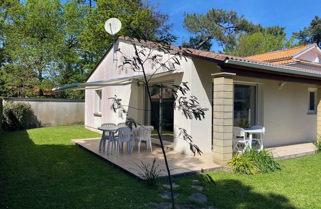 VILLA RONCE LES BAINS 150 meters from the beach 2 BEDROOMS/5 PERSONS