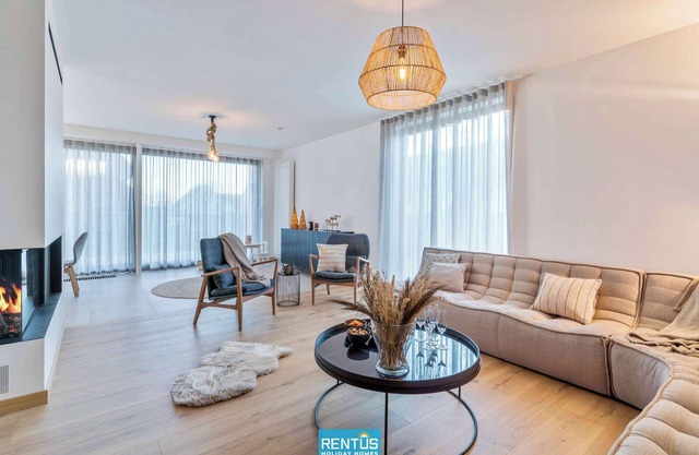 Villa Sailing-large luxury house in quiet location