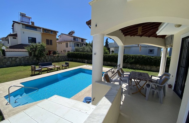 Villa Sia - 3 Bedroom Villa with Private Pool And Garden