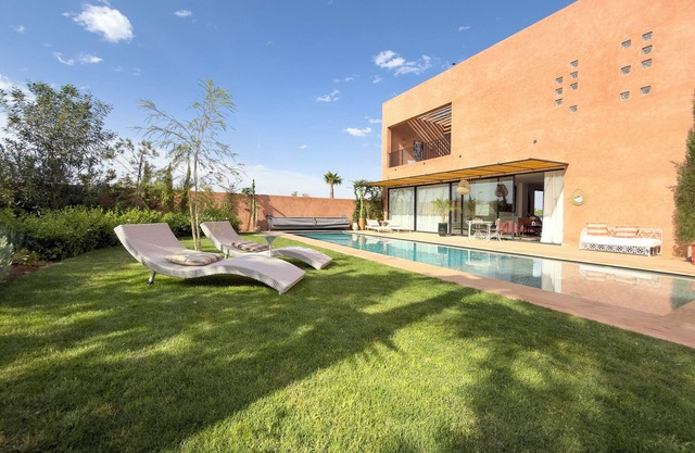 Villa Sissi, PRIVATE VILLA - 4 bedrooms/4 bathrooms - Heated swimming pool - Breakfast & Housekeeper included - Parki