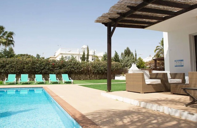 Villa Sofia family friendly 3/4 bedroom villa with pool opposite Nissi Beach