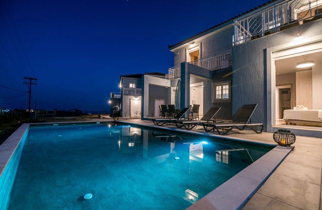 Villa Sole ★4 BR★Private Pool★Sea Views★Free Parking