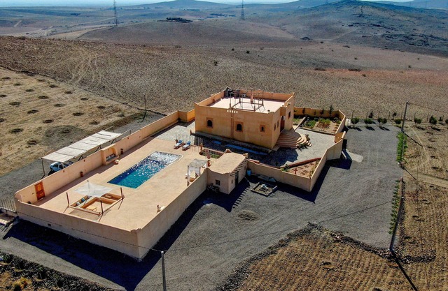 Villa sur Colline Avec Piscine son Vis-à-vis,