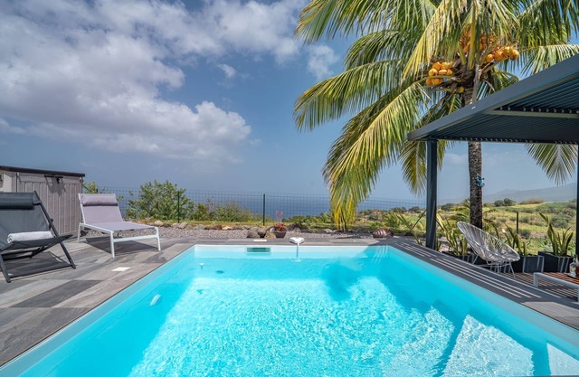 Villa Tak Pitak - Two Bedroom Villa, Sleeps 4