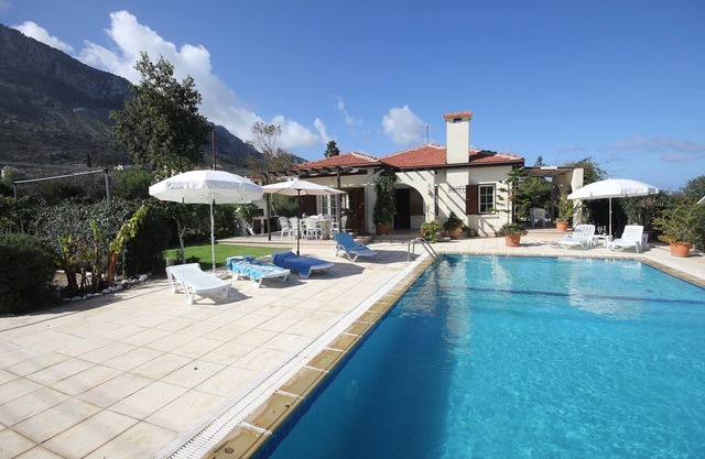 Villa Tanyeli With Private Pool near Sardunya Beach