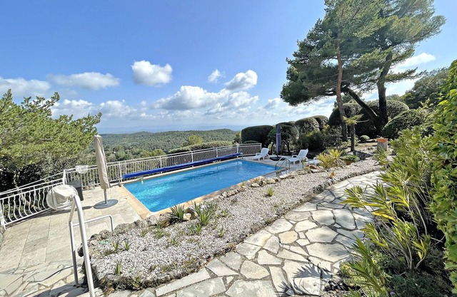 Villa Tarentelle - beautiful mas for 6pax. with amazing view