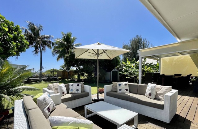 Villa Temoana, sea front in Papeete...
