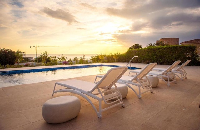 Villa Theo - Cap St Georges Resort