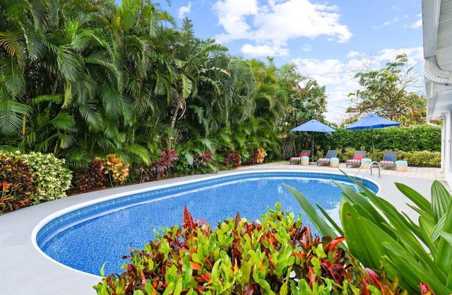 VILLA TROPICANA (DIGSIFY) | PRIVATE HEATED POOL | BEACHES | PGA | WATERPARK | ROGER DEAN
