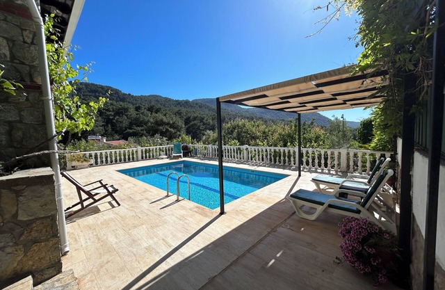 Villa Valley View (with private swimming pool)