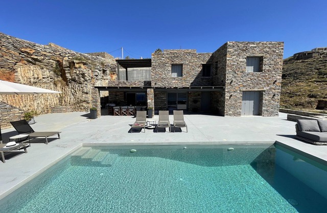 Villa Veneterra-Pool-SeaView-ConciergeServices