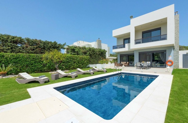 Villa Vikelas - Four Bedroom Villa, Sleeps 8