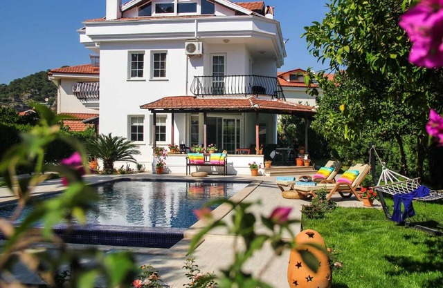 Villa white rose sleeps 6 private pool