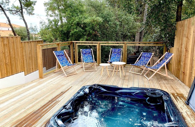 Villa with sea access and spa