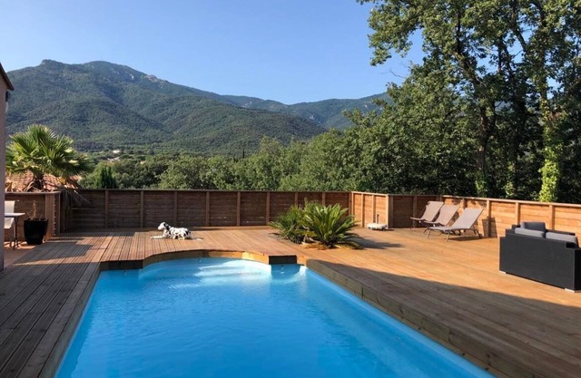 Villa with pool and superb views on Laroque des Albères!