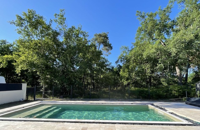 Villa with indoor pool between Bordeaux and the Arcachon Basin