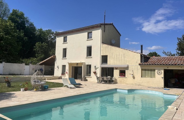 Villa with large private pool. the countryside in Valencia