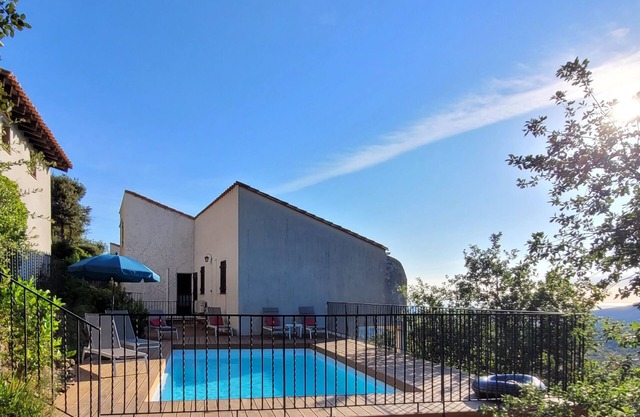 Villa with pool and breathtaking sea and mountain views in a peaceful location