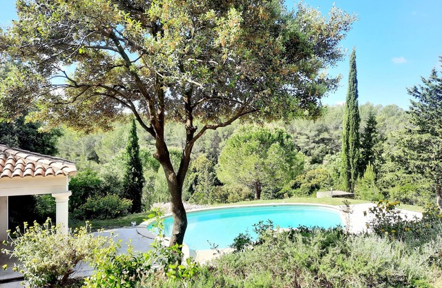 Villa with pool in the heart of the garrigue