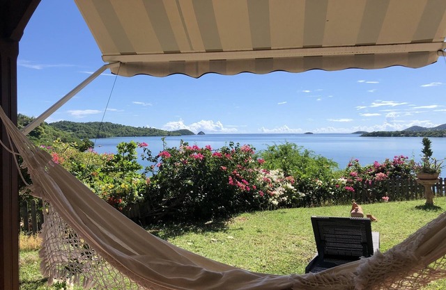 Villa with panoramic view on the islets of Robert and natural swimming pool