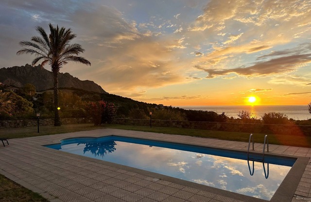Villa with pool, 300 mt from the sea - Ogliastra