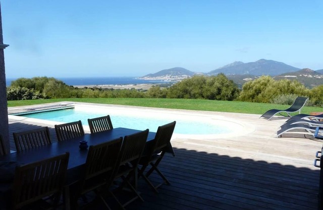 VILLA WITH POOL, BEAUTIFUL SEA AND THE GULF AJACCIO