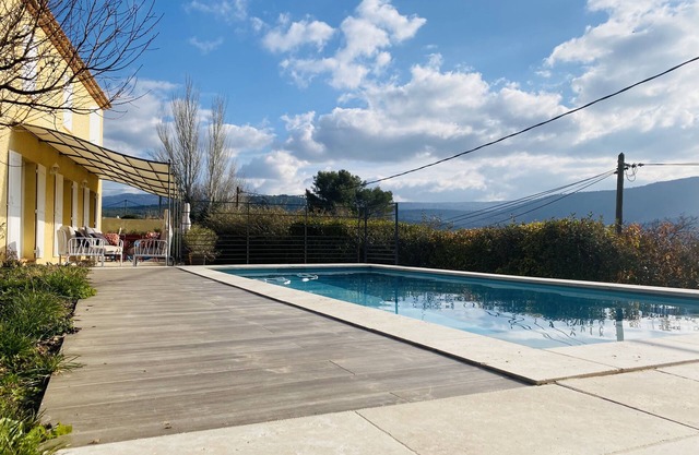 Villa with pool & view & air conditioning
