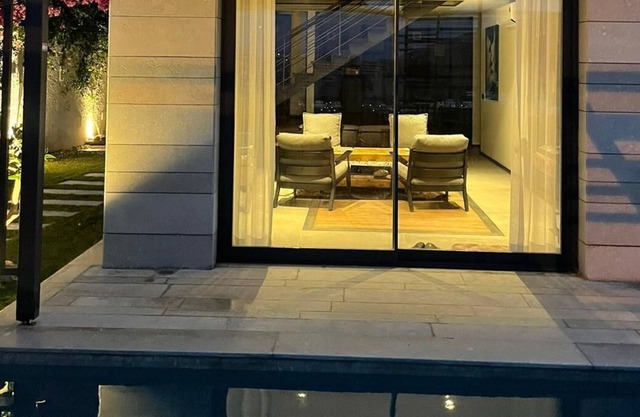 Villa with Private Pool in Central Location, for 5 people - AWZ 237