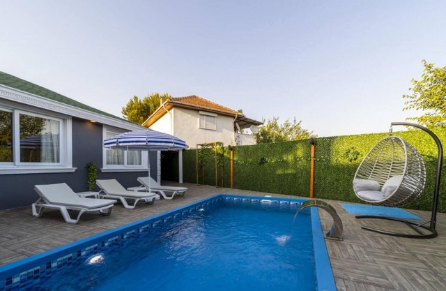 Villa with Private Pool near Airport in Muratpasa