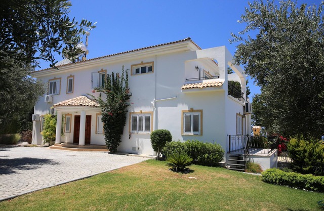 Villa With Private Pool And Stunning Panoramic Sea Views