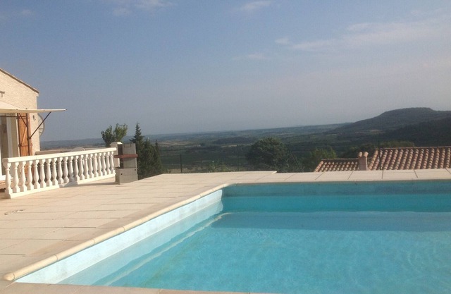 Villa with stunning Views,10x5 private pool, Quiet location, WIFI,large terrace.