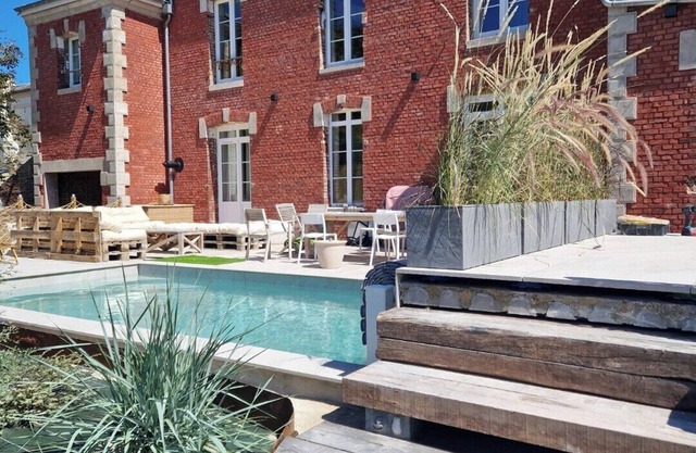 villa with swimming pool and sauna for up to 20 people
