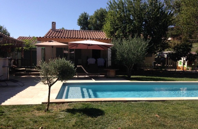 Villa with swimming pool in Provence-Verdon