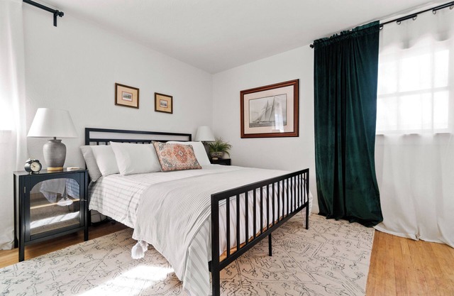 Villa75: Perfect Midtown Location w/Cozy Fire Pit