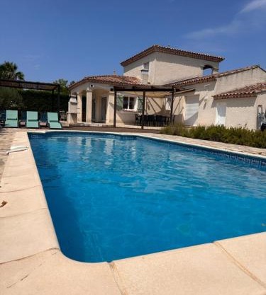 Village villa, private pool, canal du midi