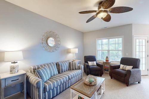 Villas at Bay Crossing - 34682 Villa Circle Unit #4308