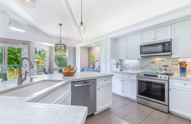 VILLAS ON THE PRINCE 27 - PRIVATE GATED UPSCALE COMMUNITY - PANORAMIC GREENERY