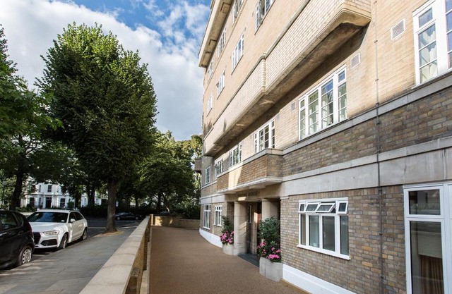 Vincent House London Residence