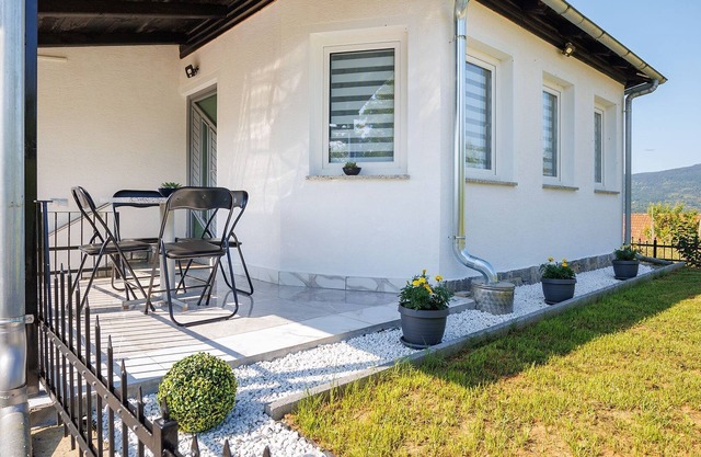 Vineyard cottage Izvir Lahinje