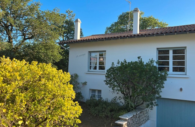 Vinsous 6 – Charming House in Saint-Trojan-les-Bains, Close to the Beach with Garden and Barbecue